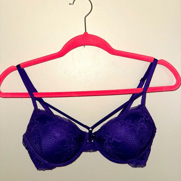 NWOT, Victorias Secret, purple bombshell lace bra size 36B - Picture 1 of 5
